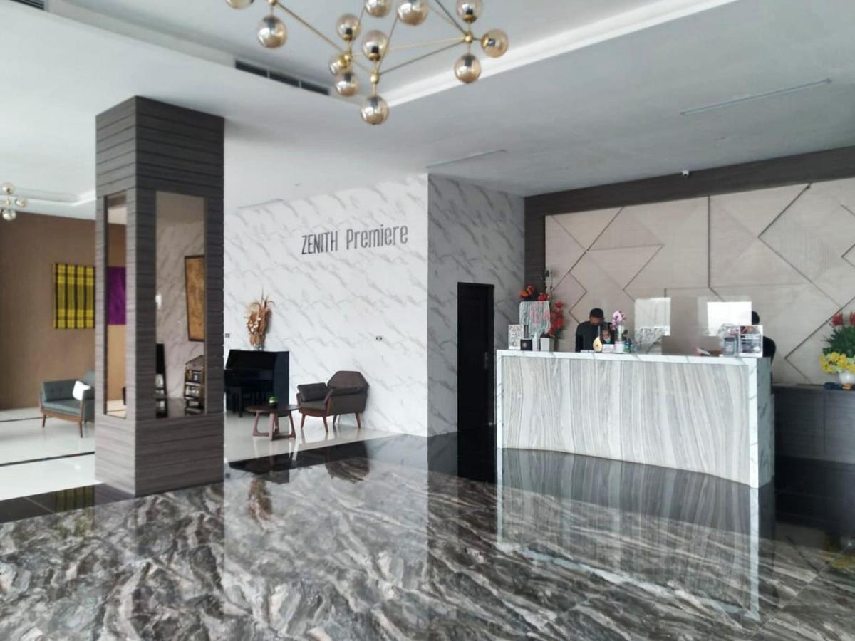 Zenith Premiere Hotel Baubau Exterior photo