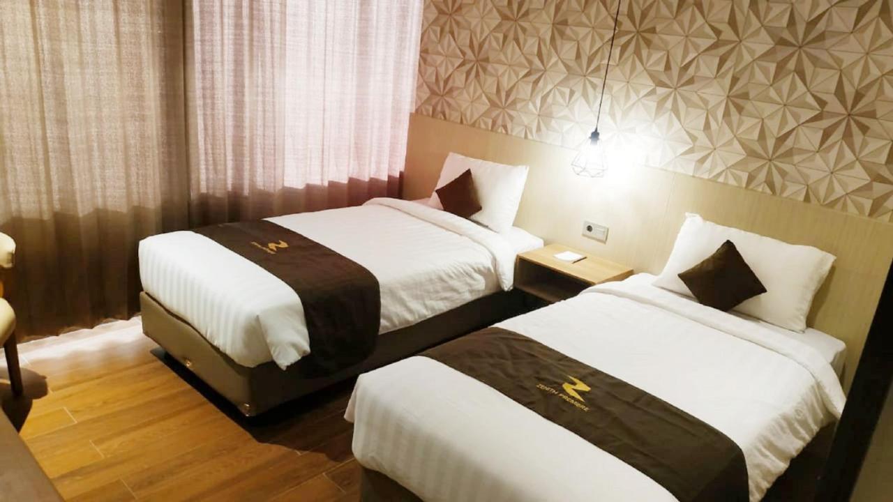 Zenith Premiere Hotel Baubau Exterior photo